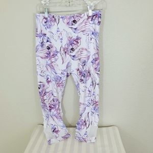 Calia by Carrie Underwood Stay the Path Capris.